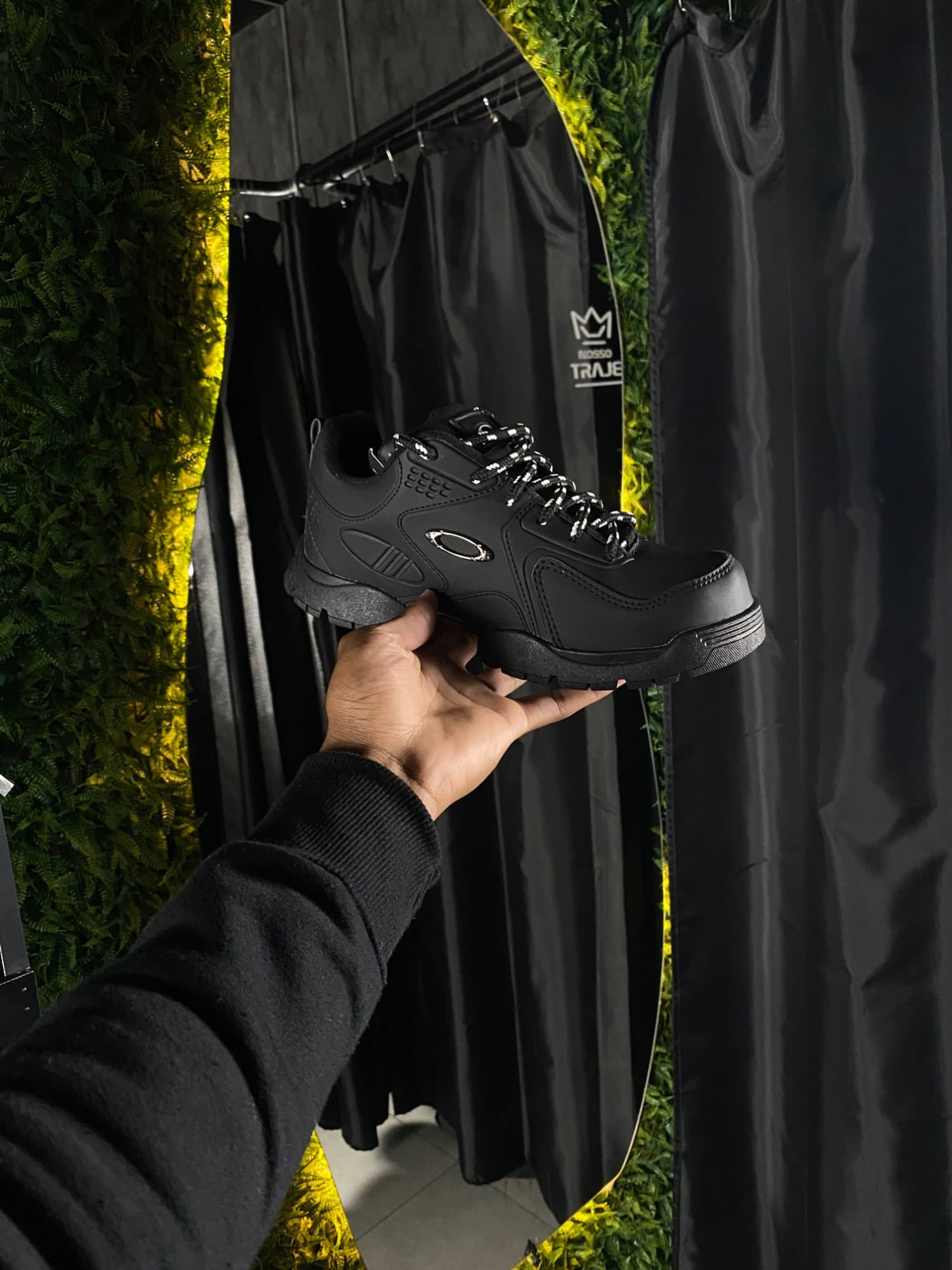 Oakley Trekking Preto